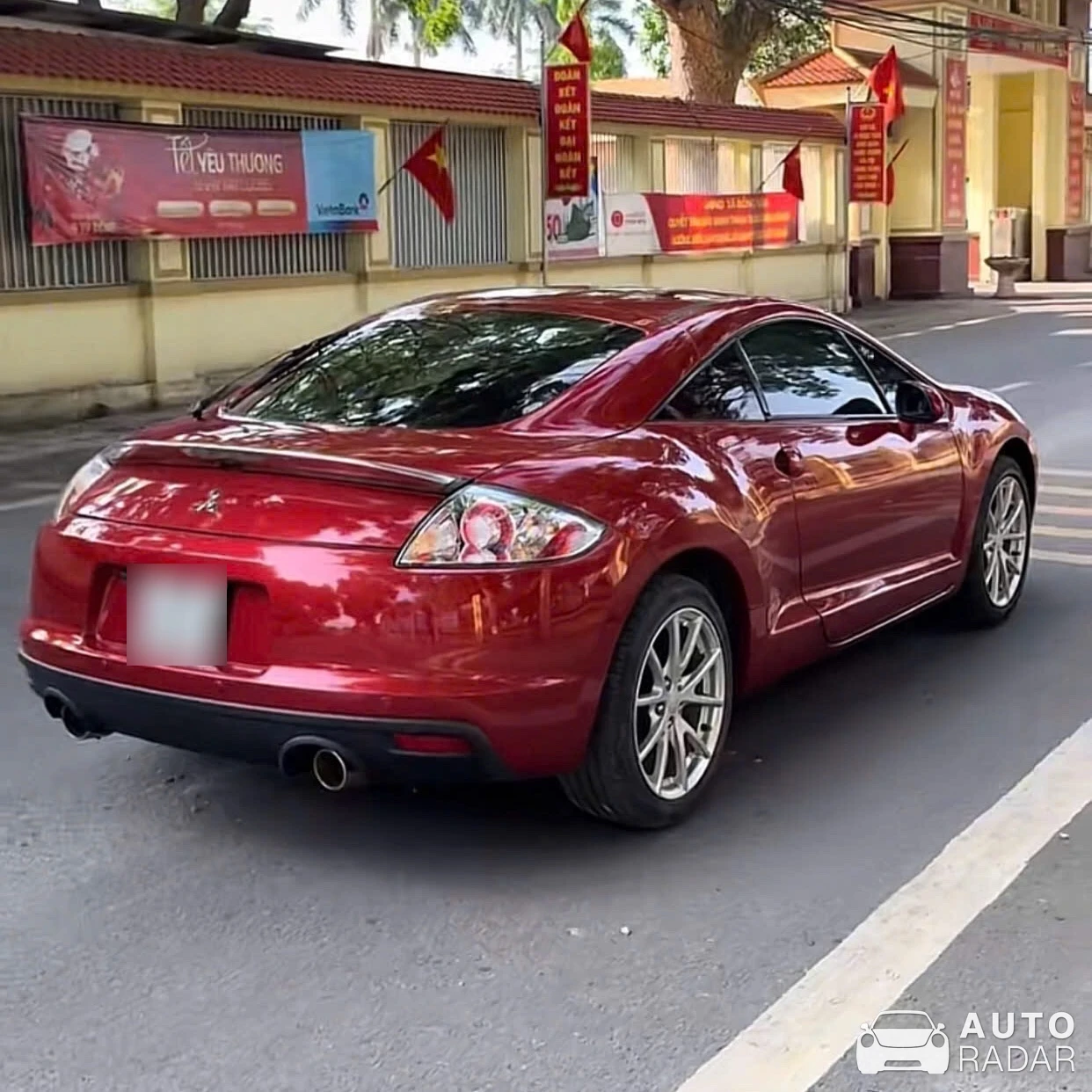 Mitsubishi Eclipse spotted in Yên Lạc, Việt Nam