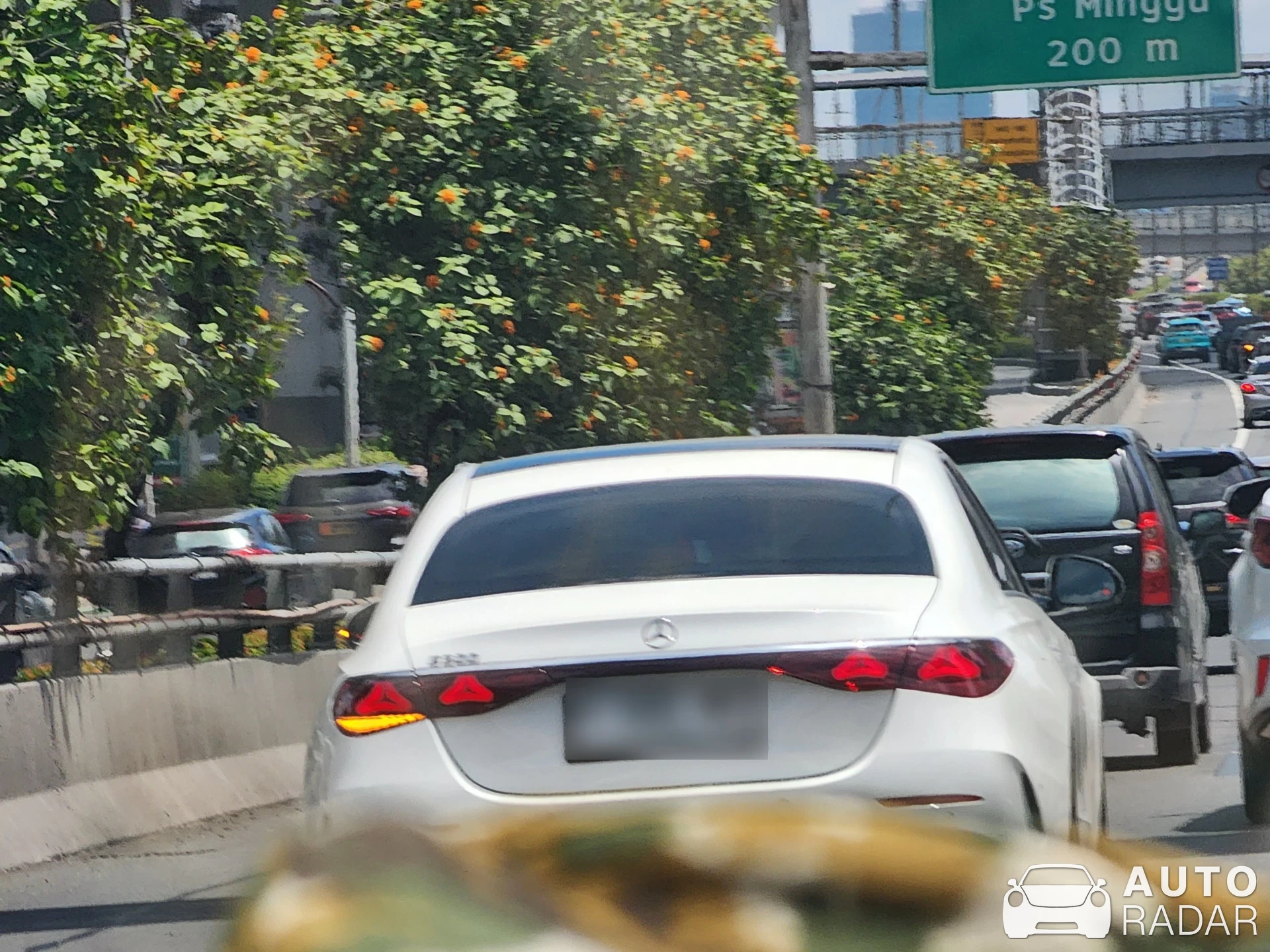 Mercedes-Benz E-Klasse W214 spotted in Jakarta