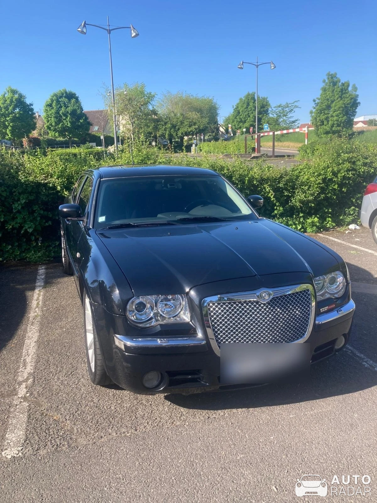 Chrysler 300C SRT8 2016 spotted in Savigny-sur-Orge