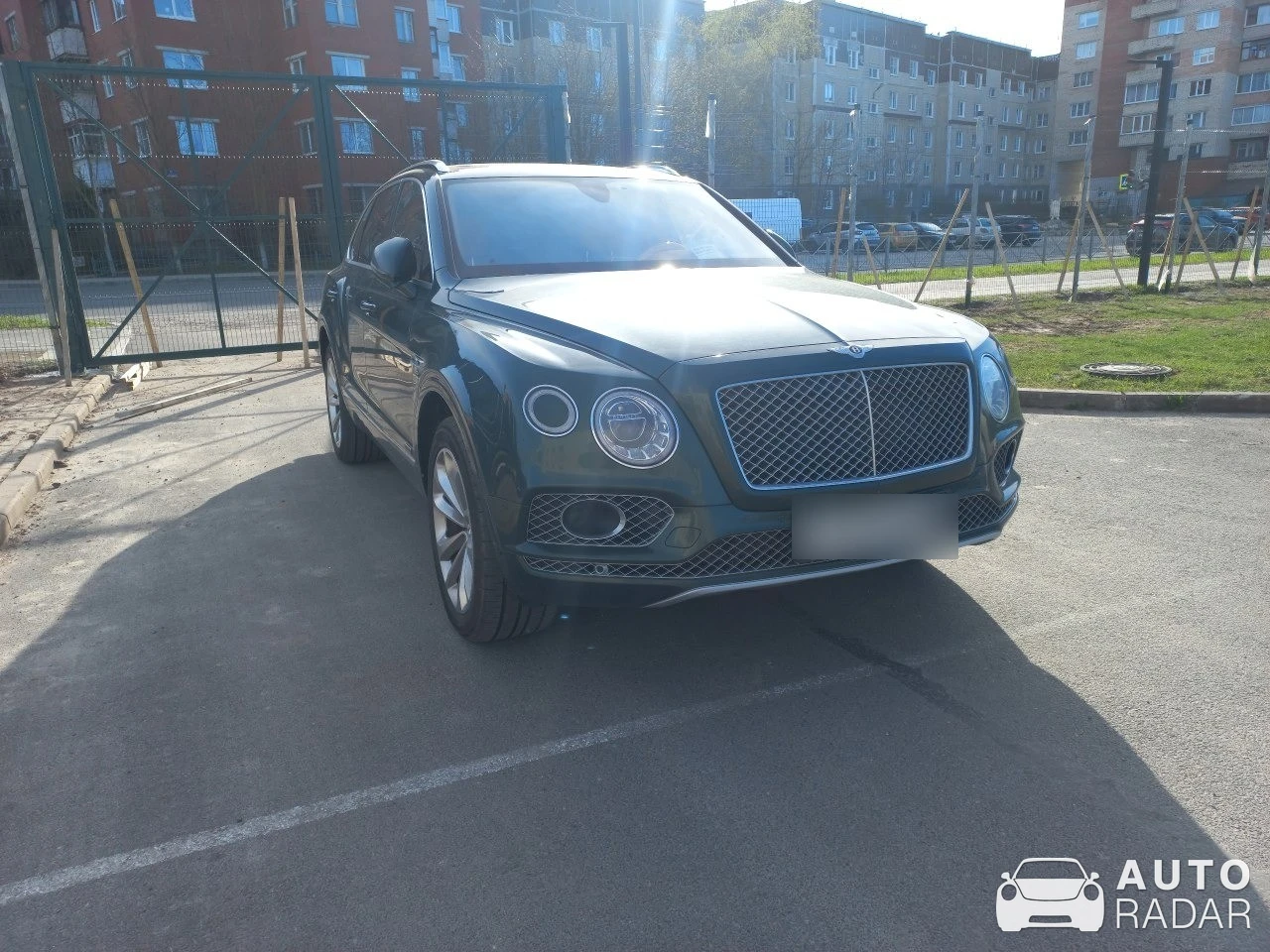 Bentley Bentayga spotted in Гатчина, Россия