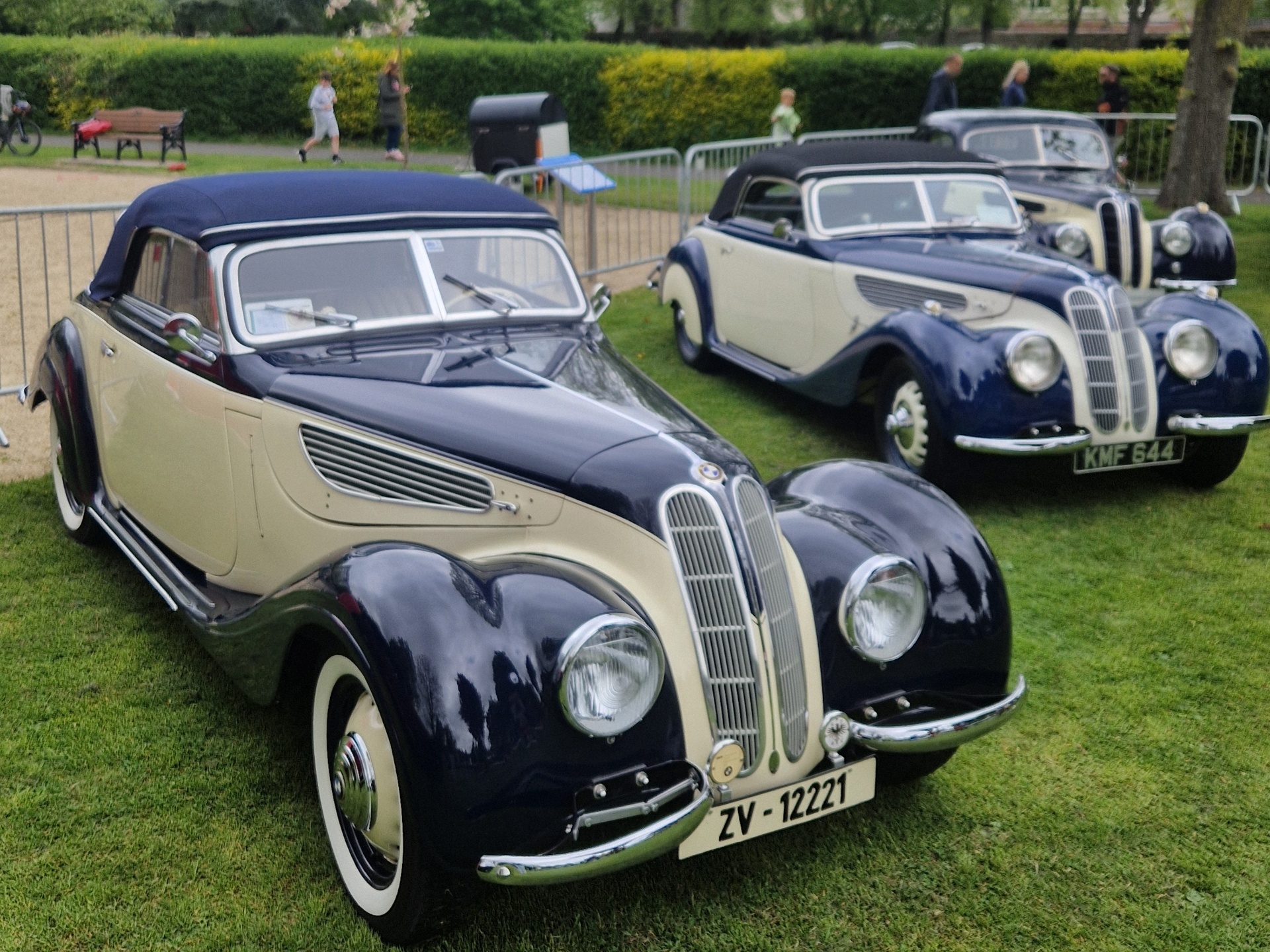 BMW 327