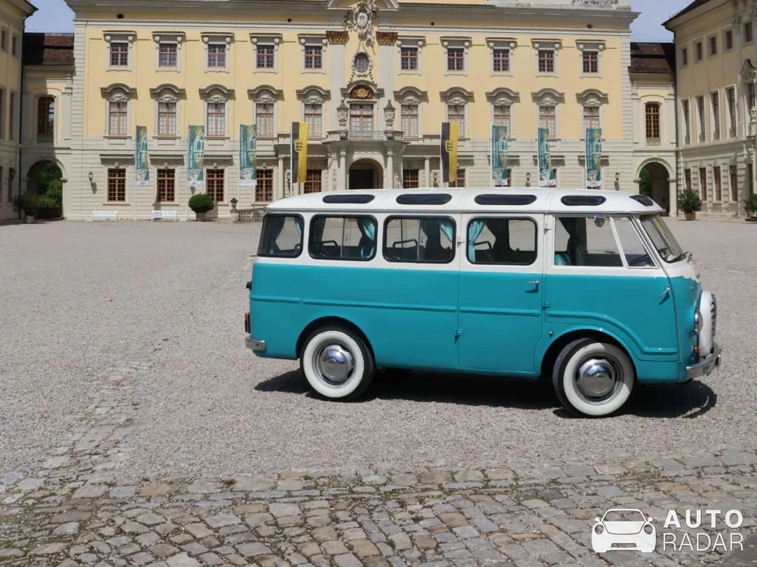 Volkswagen T1 Samba Bus spotted