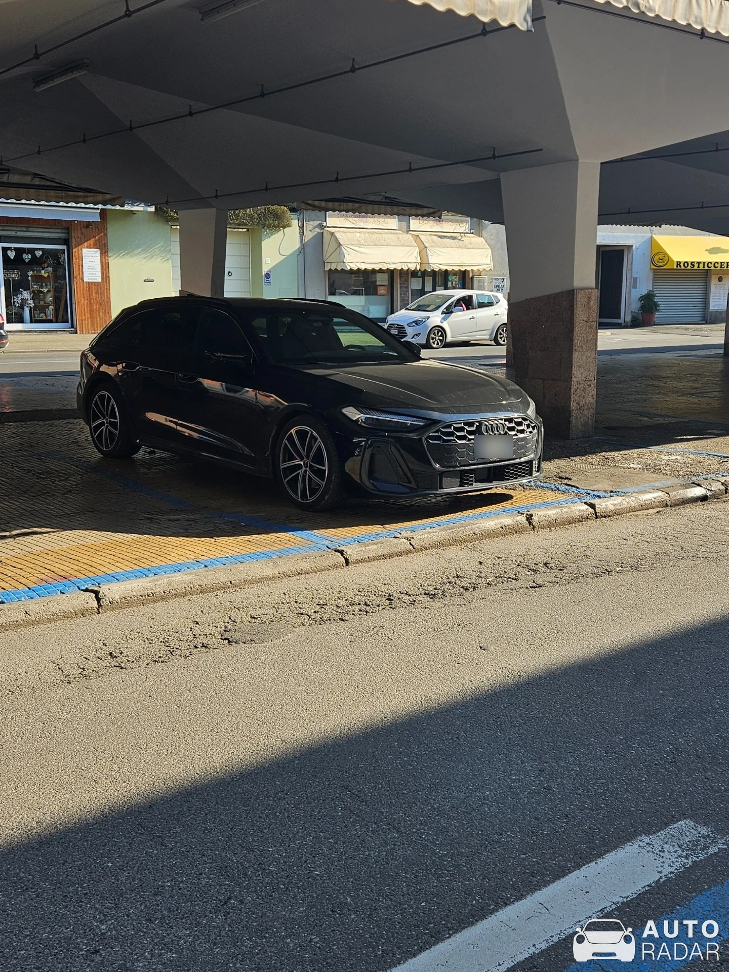 Audi A6 Avant C8 Allroad spotted in Crema