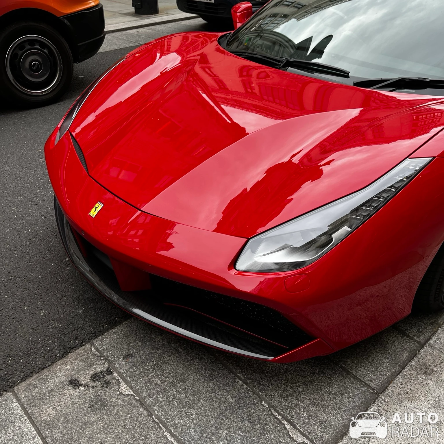 Ferrari 488 GTB spotted in Greater London, Royaume-Uni