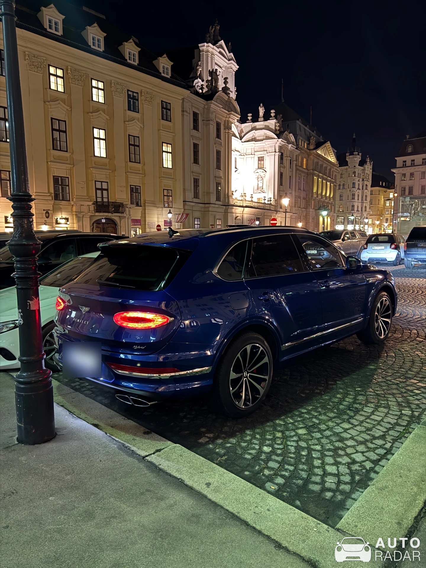 Bentley Bentayga Azure EWB spotted in Wien