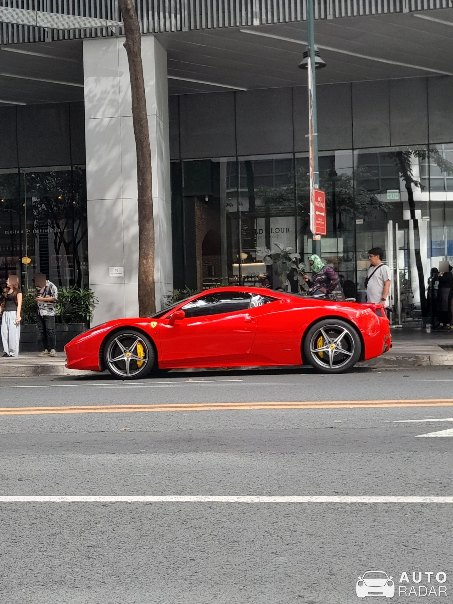 Ferrari 458 Italia spotted in Taguig, Philippines