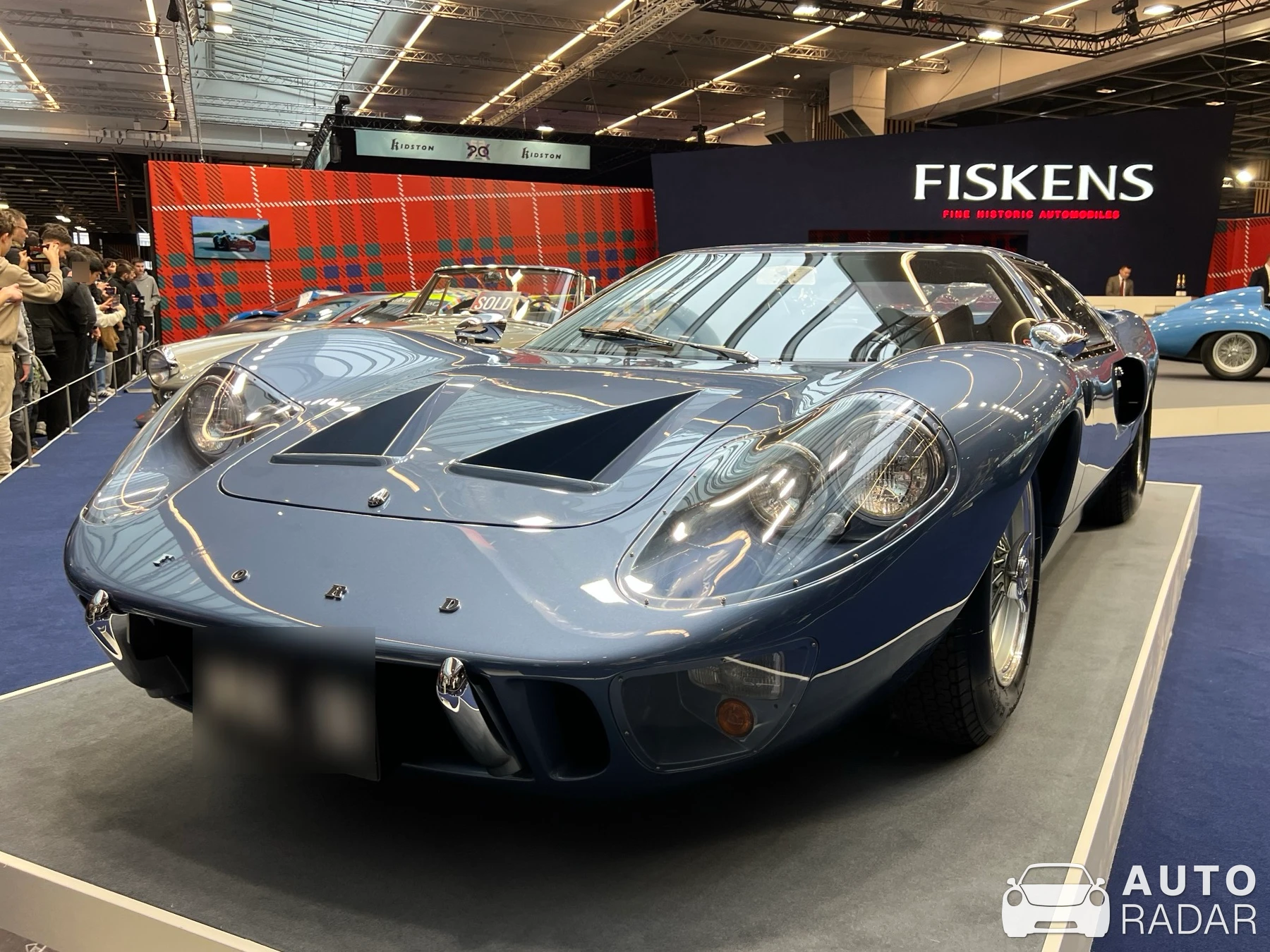 Ford GT40 spotted in Boulogne-Billancourt, France