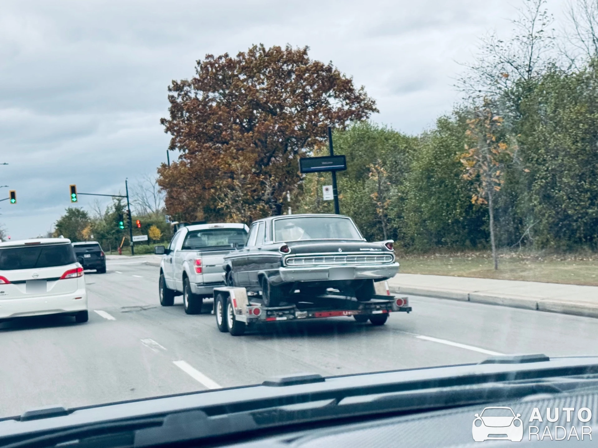 Mercury Meteor spotted in Montréal-Est