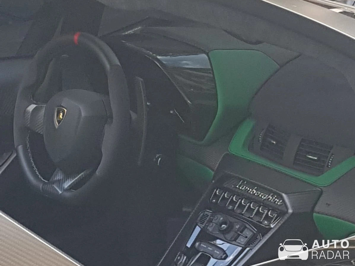 Lamborghini Veneno LP750-4 Roadster spotted in Paris