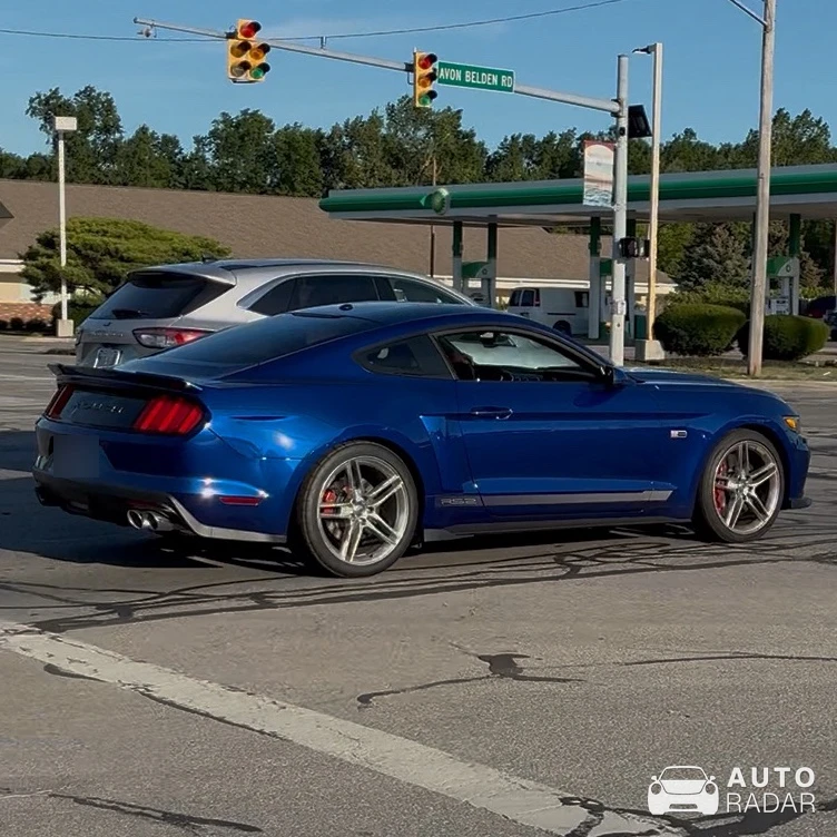 Ford Mustang Roush 5.0 Stage 3 2011 spotted in Avon Lake