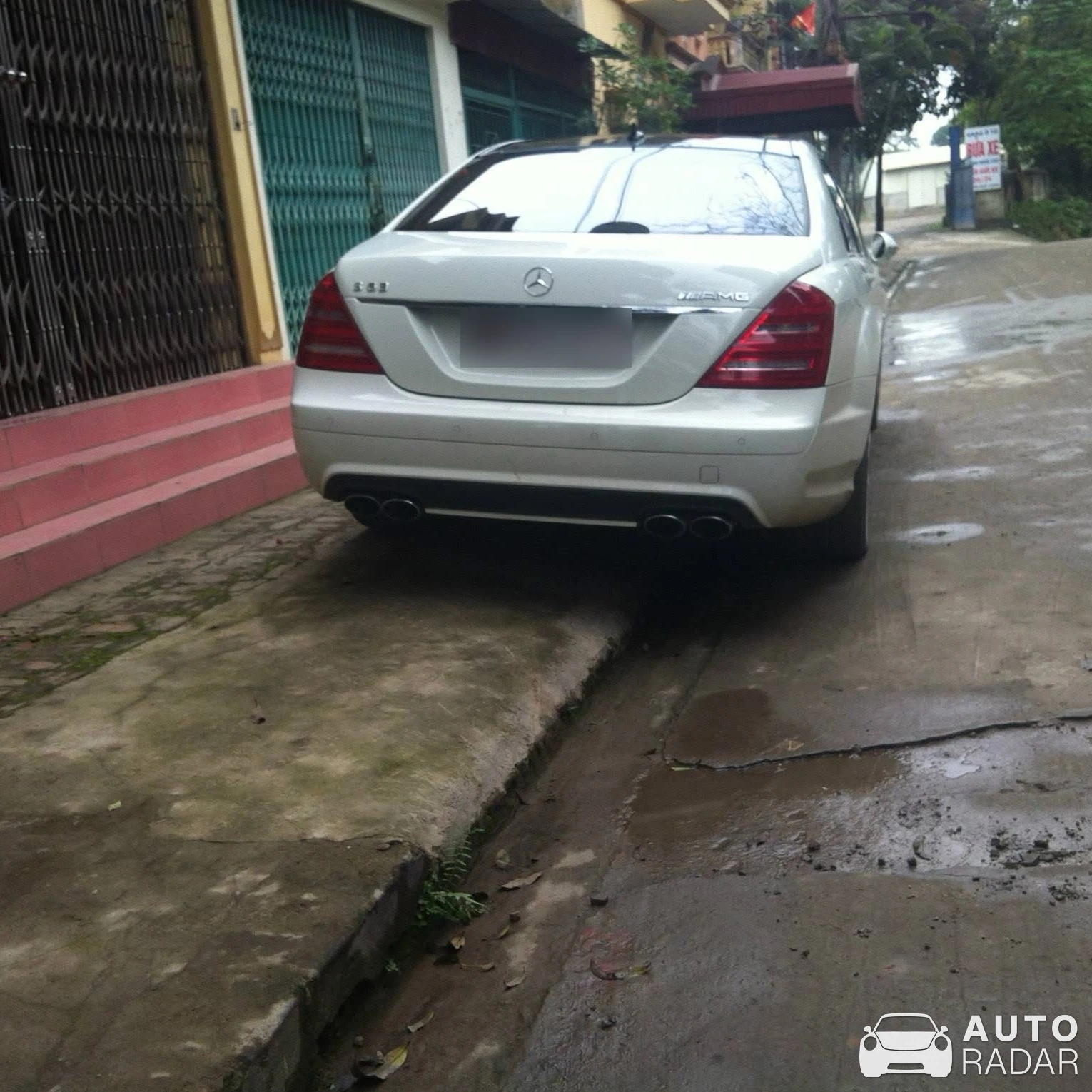 Mercedes-Benz S 63 AMG W221 2011 spotted in Thành phố Việt Trì