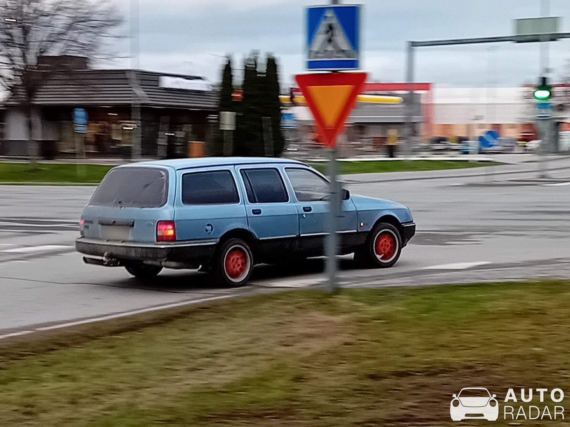 Ford Sierra Estate spotted in Hämeenlinna