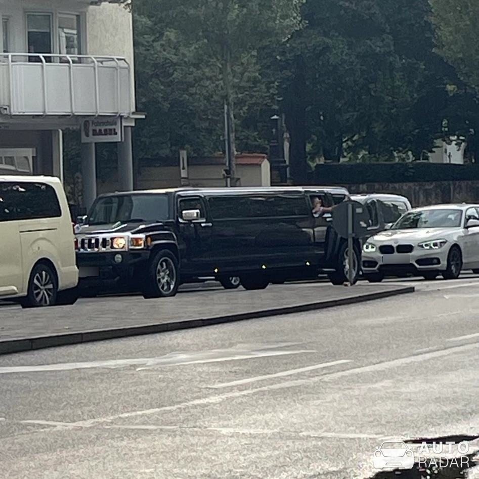 Hummer H3 Limousine spotted in München