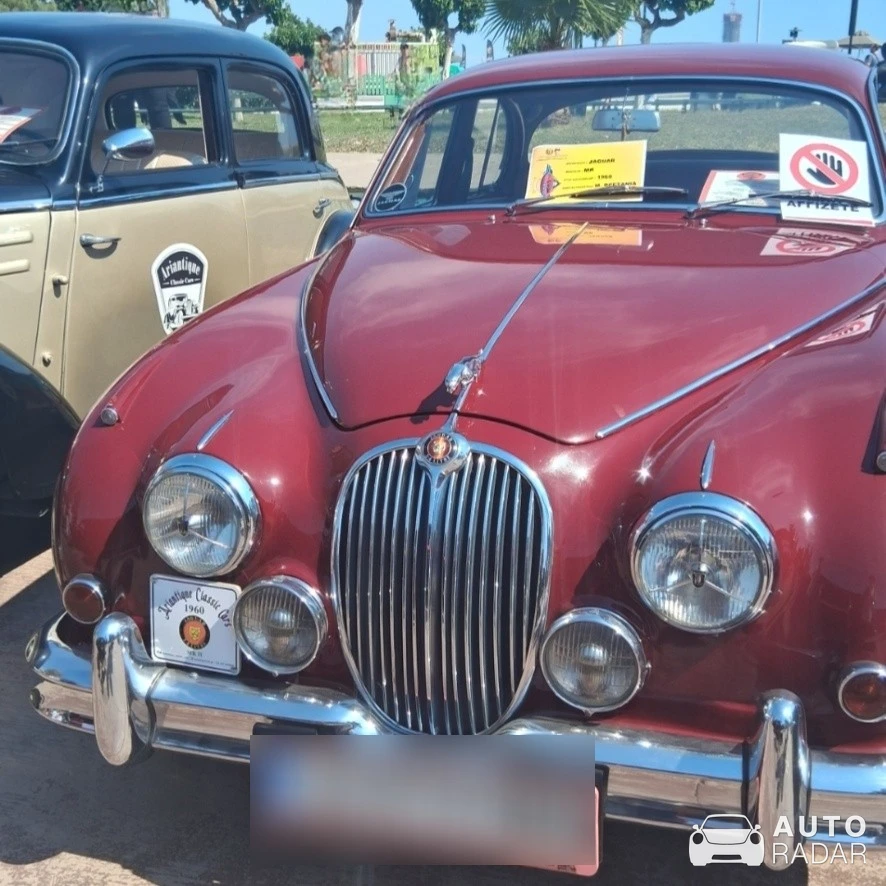 Jaguar Mark II spotted in Alimos