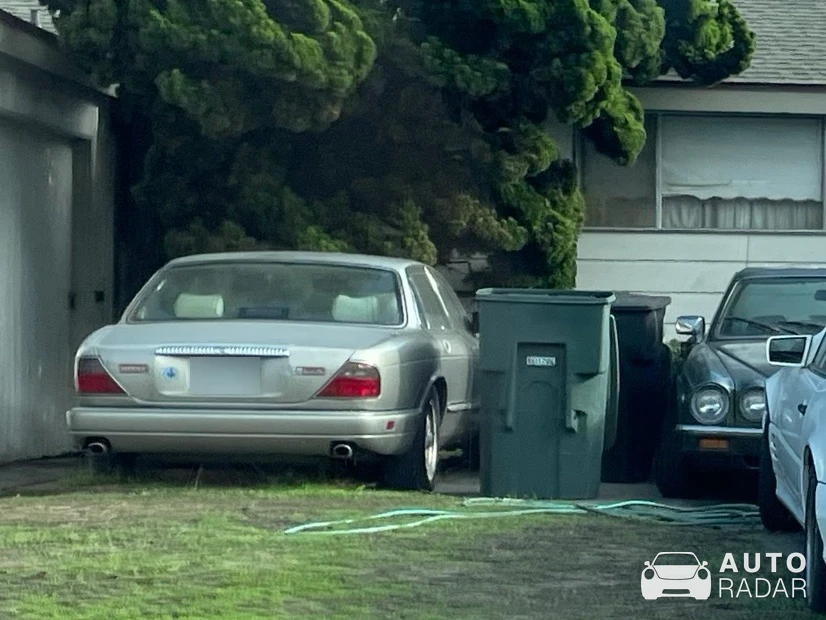Daimler Double Six spotted in Torrance