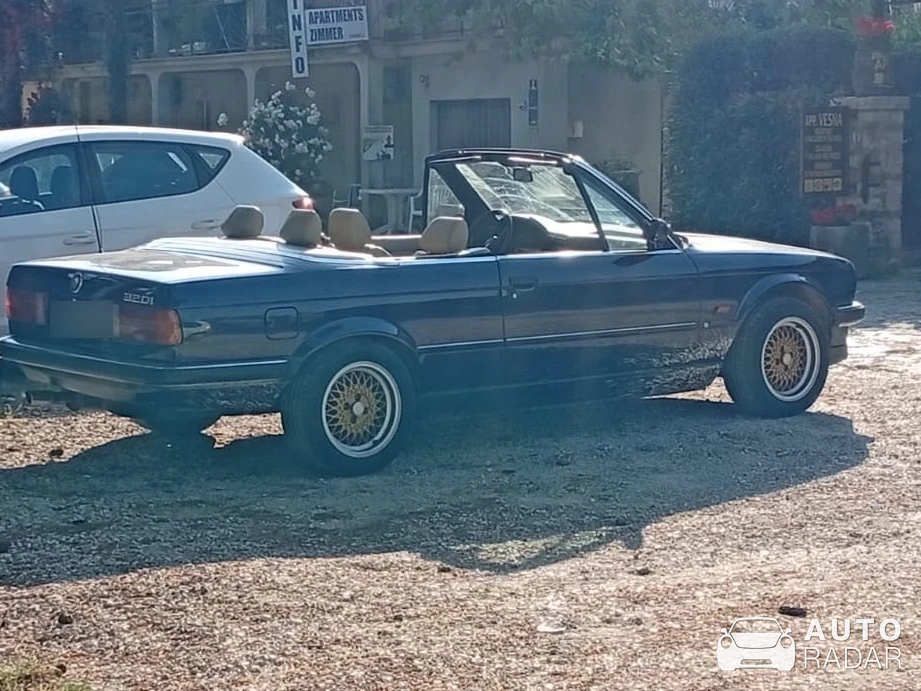 BMW M3 E30 Cabriolet spotted in Funtana