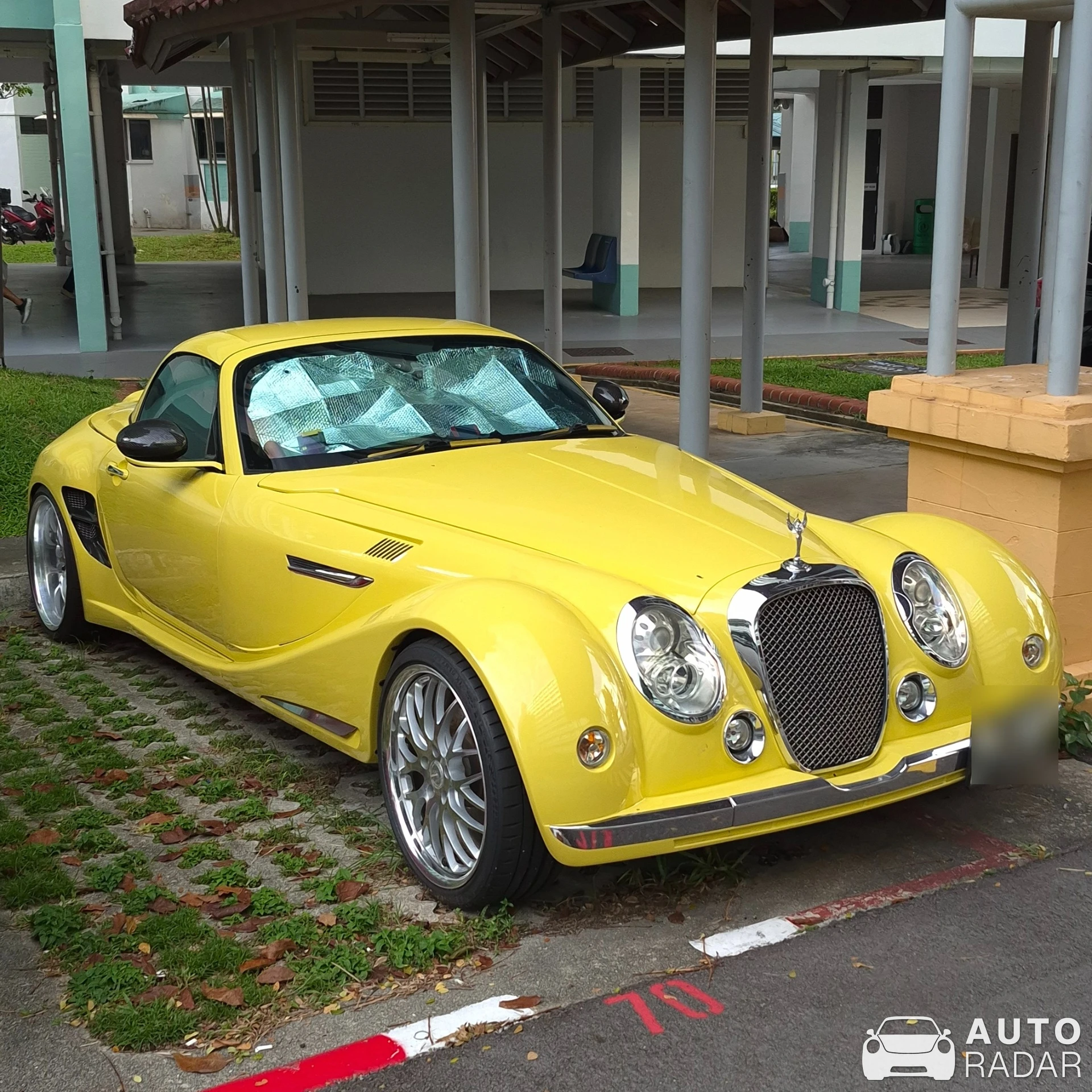 Mitsuoka Himiko spotted in Singapore