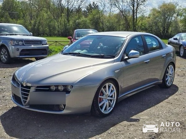 Alfa Romeo 159 JTDm spotted in Innerkip, Canada