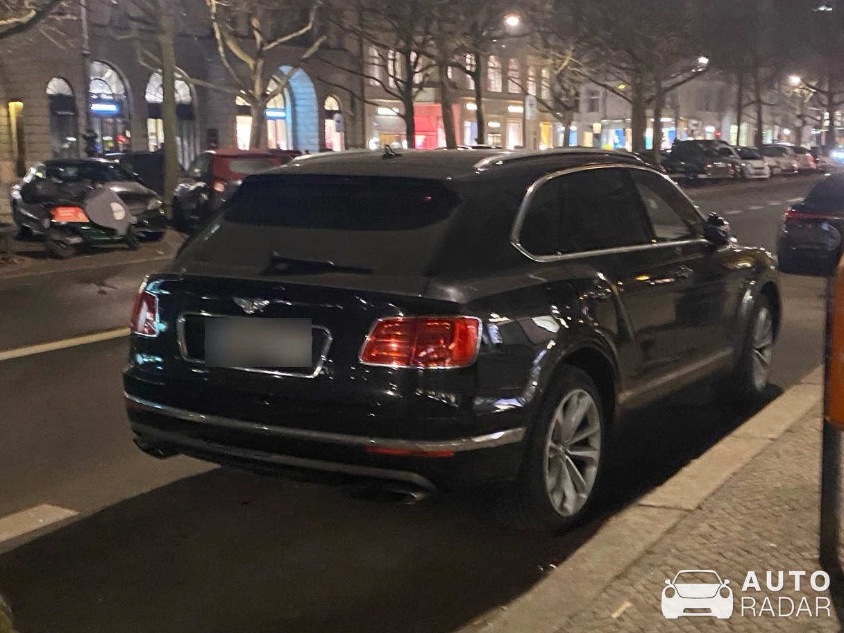 Bentley Bentayga spotted in Berlin, Deutschland