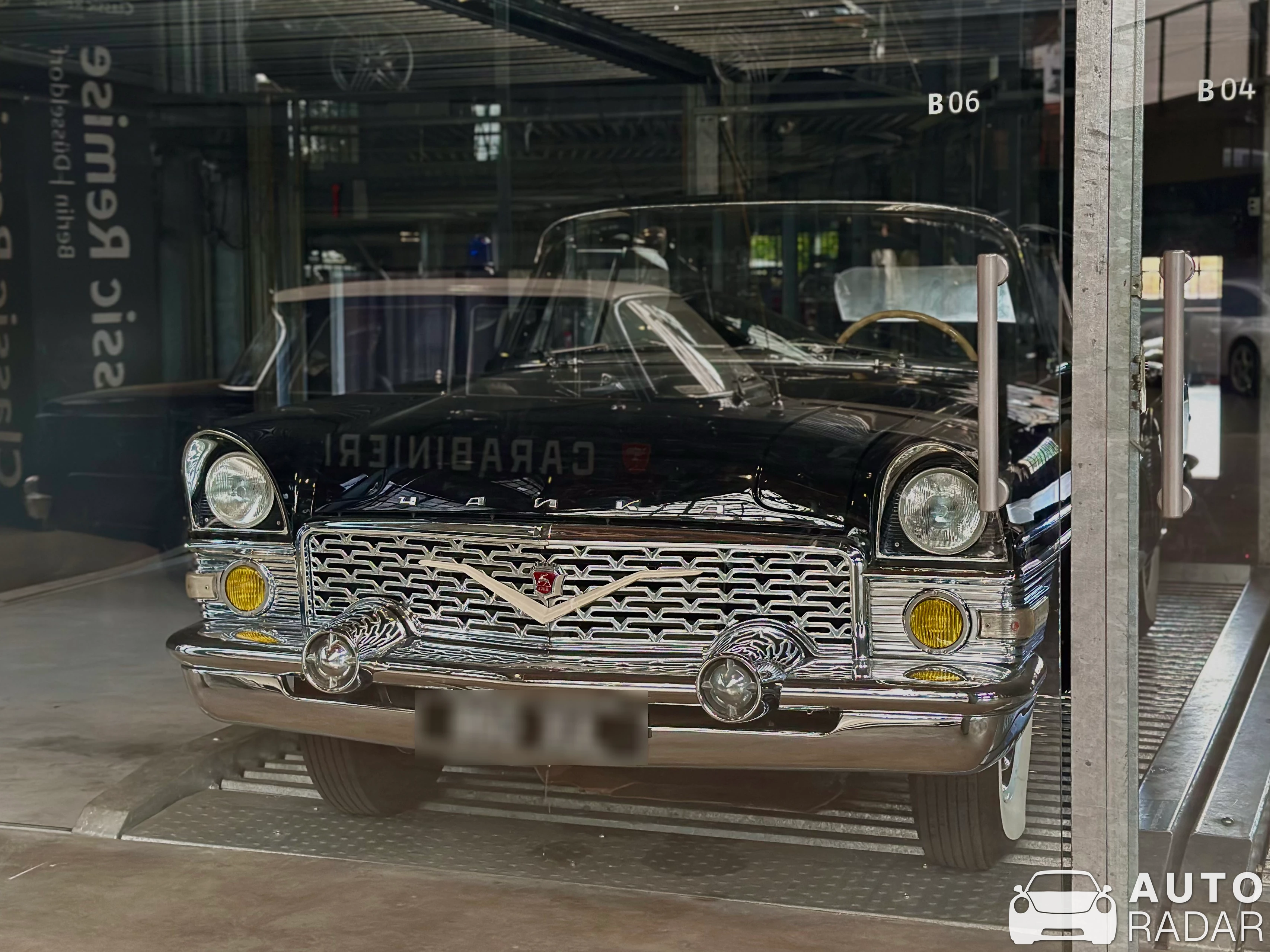 GAZ 13 Chaika spotted in Düsseldorf
