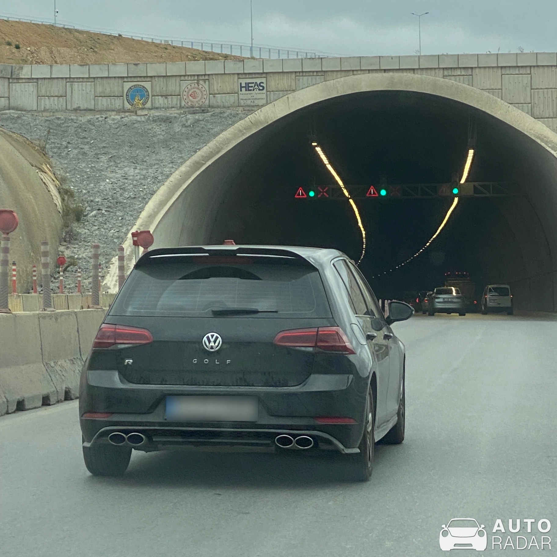 Volkswagen Golf R MkVII spotted in Tuzla, Türkiye
