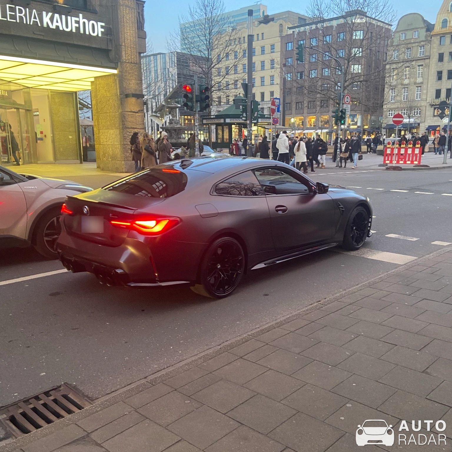 BMW M4 G82 Coupé Competition spotted in Düsseldorf, Deutschland