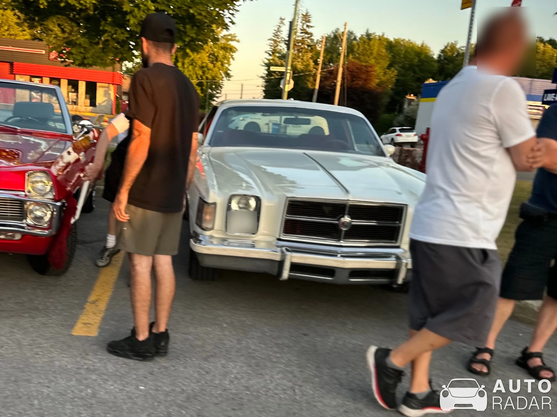 Chrysler Cordoba spotted in Repentigny