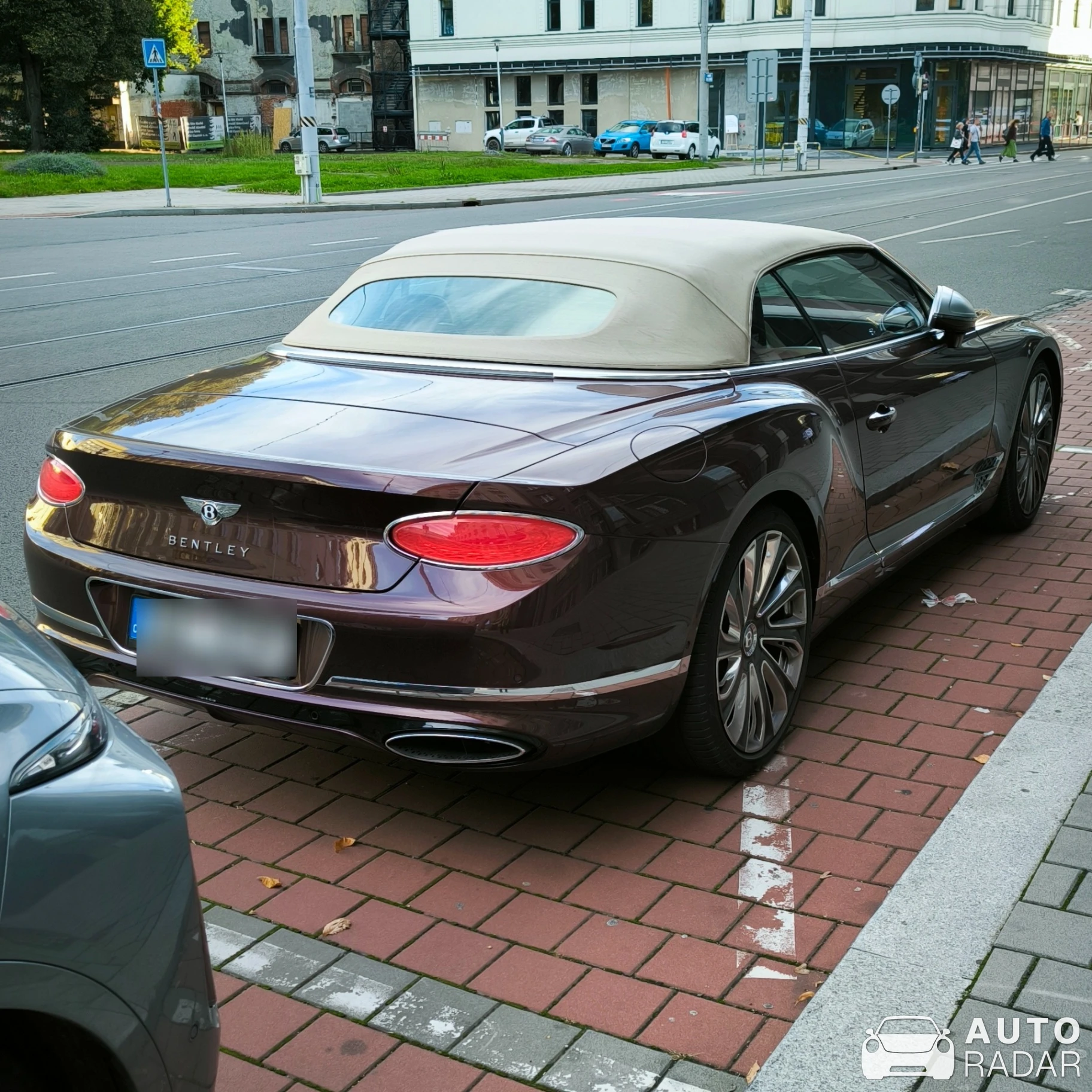 Bentley Continental GTC V8 2020 Mulliner spotted in Moravská Ostrava a Přívoz, Czechia