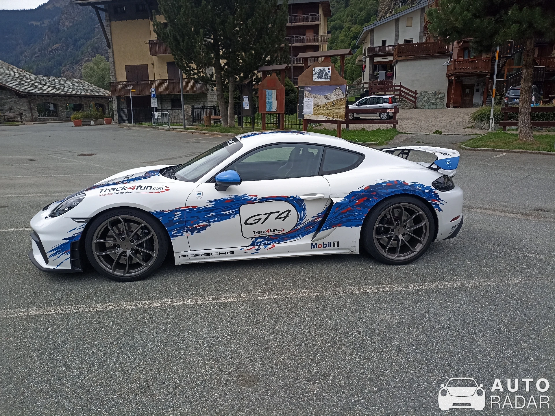 Porsche 718 Cayman GT4 spotted in Biella, Italy