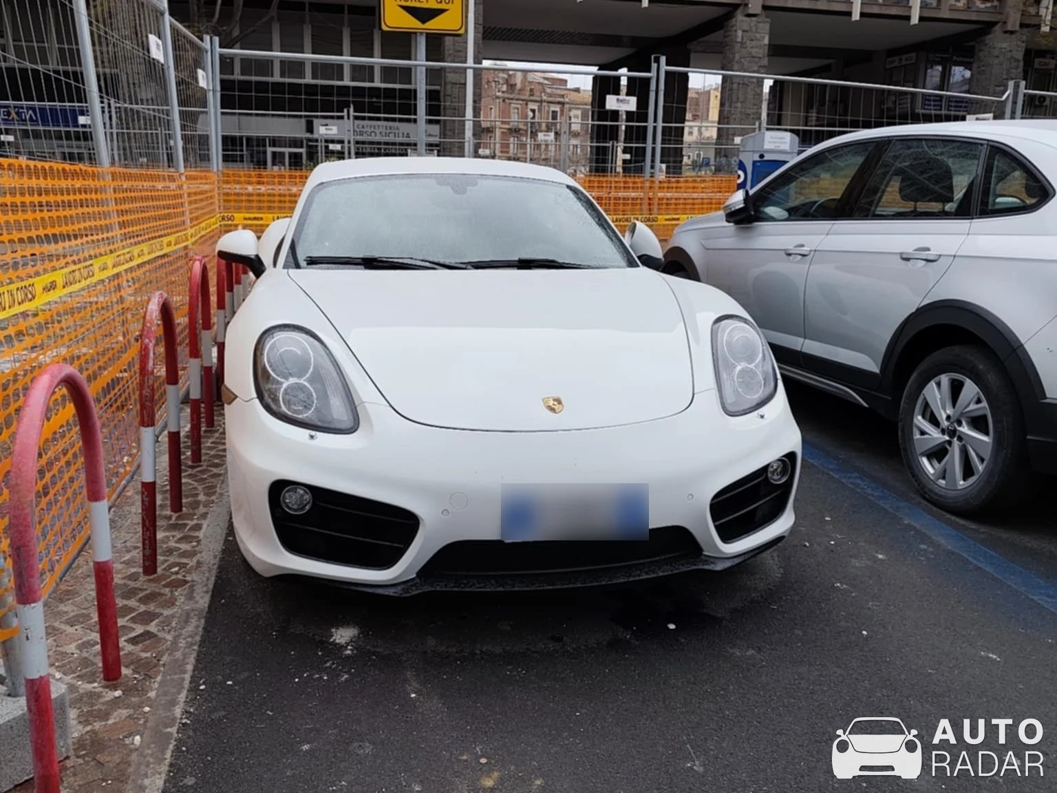 Porsche 981 Cayman S spotted in Catania