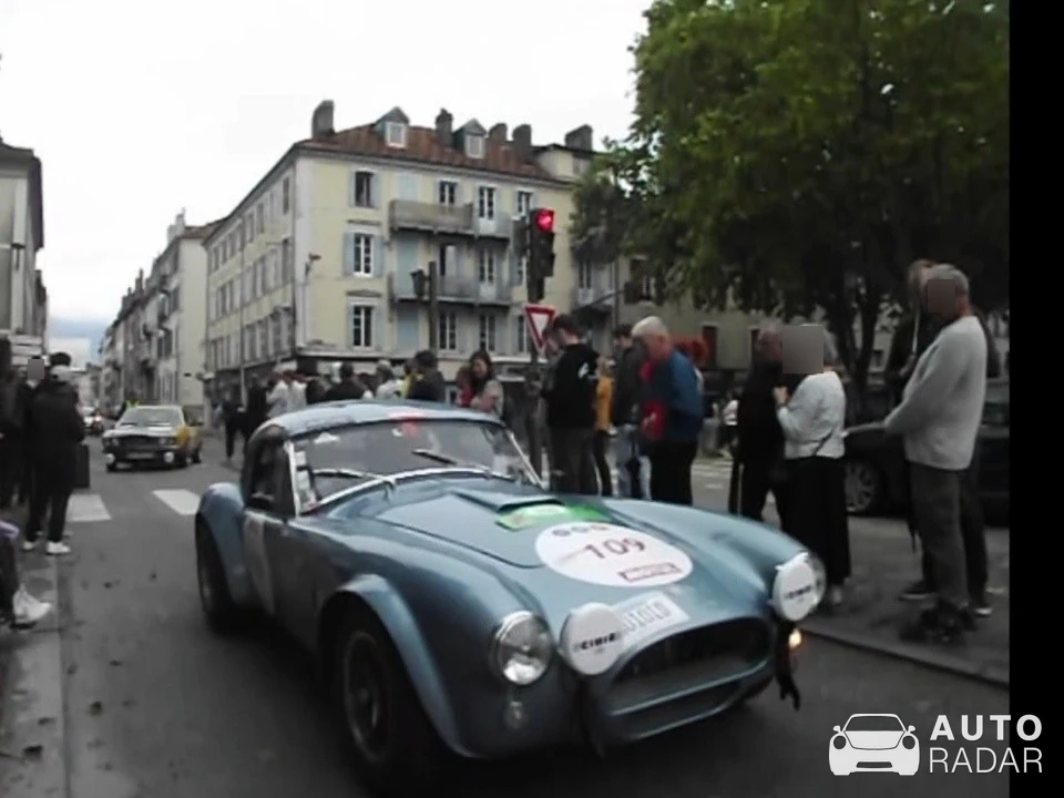 Shelby Cobra 289 spotted in Pau