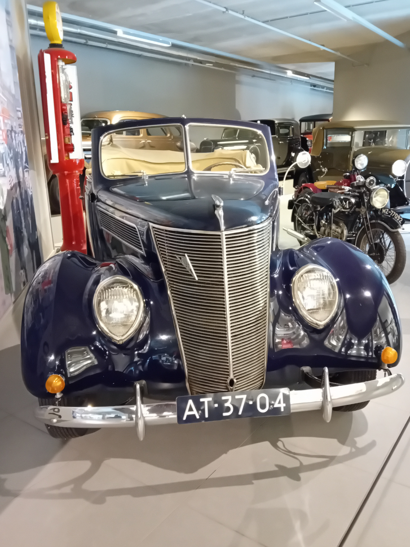 Ford Model 78 V8 85 Deluxe Cabriolet