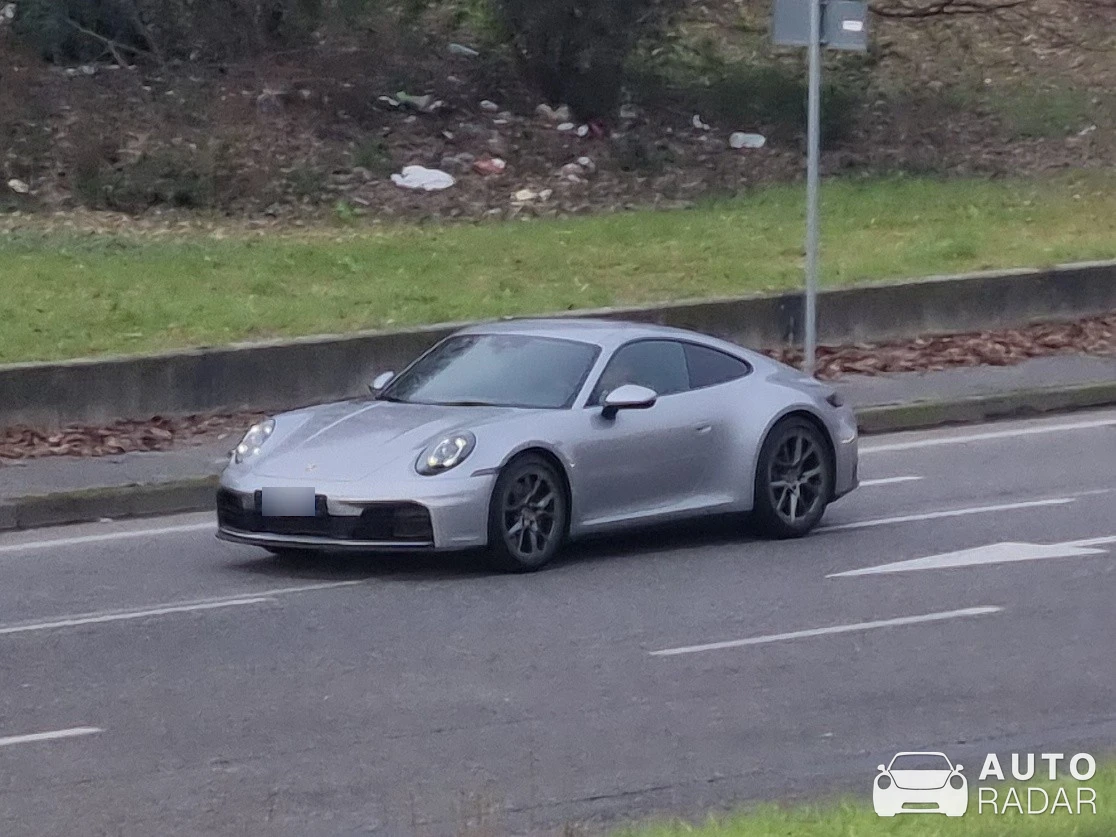Porsche 992 Carrera MkI spotted in Milano, Italy