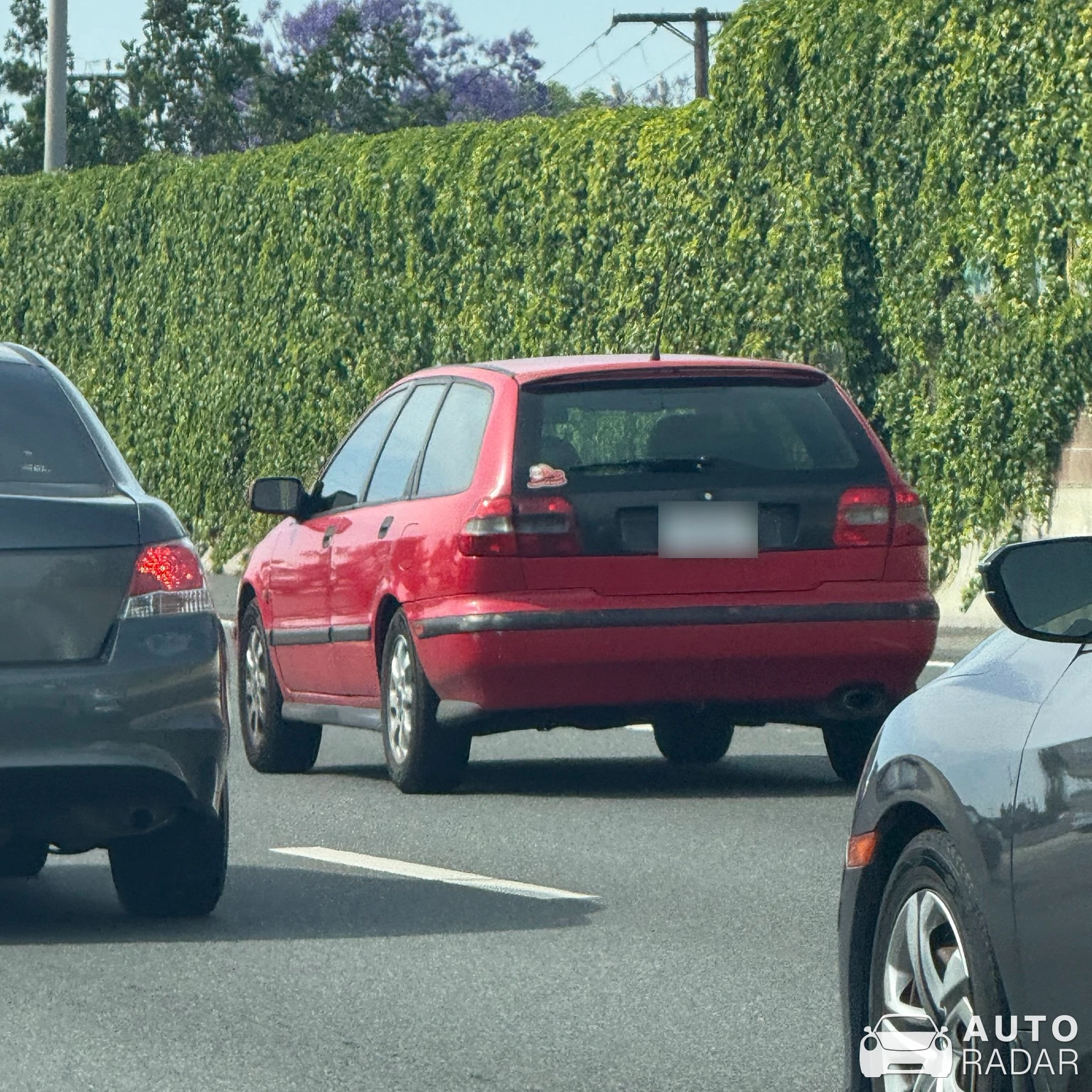 Volvo V40 spotted in Santa Ana