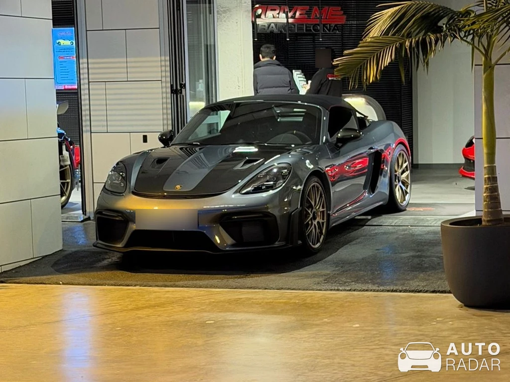 Porsche 718 Spyder RS spotted in Barcelona, Spain