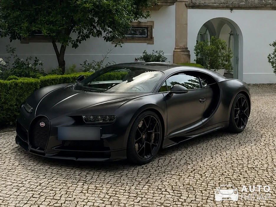 Bugatti Chiron Sport Noire spotted in Coimbra