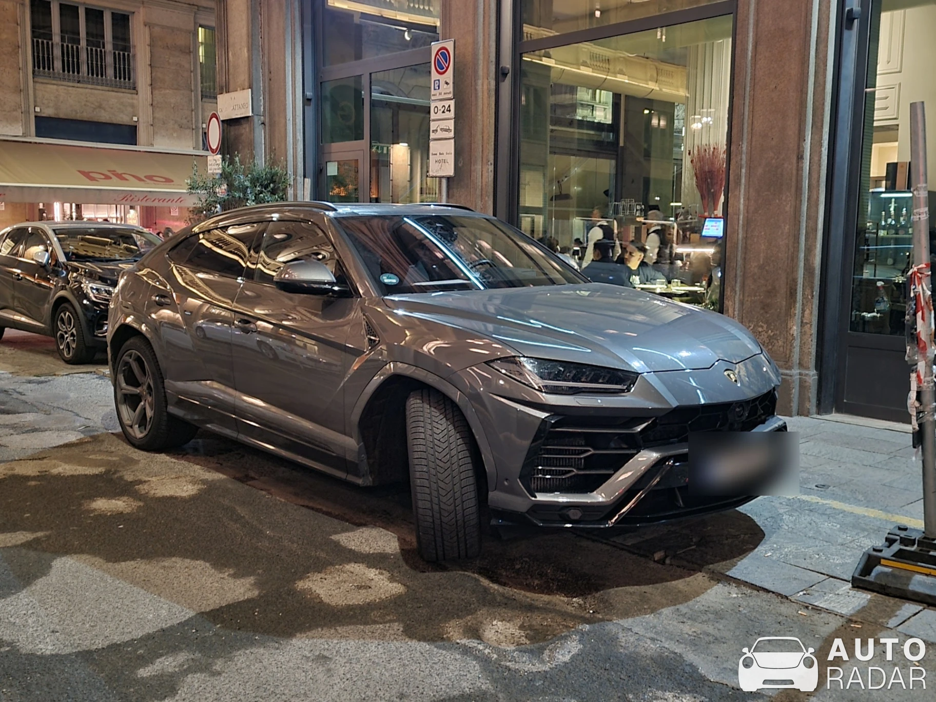 Lamborghini Urus S spotted in Milano, Italia