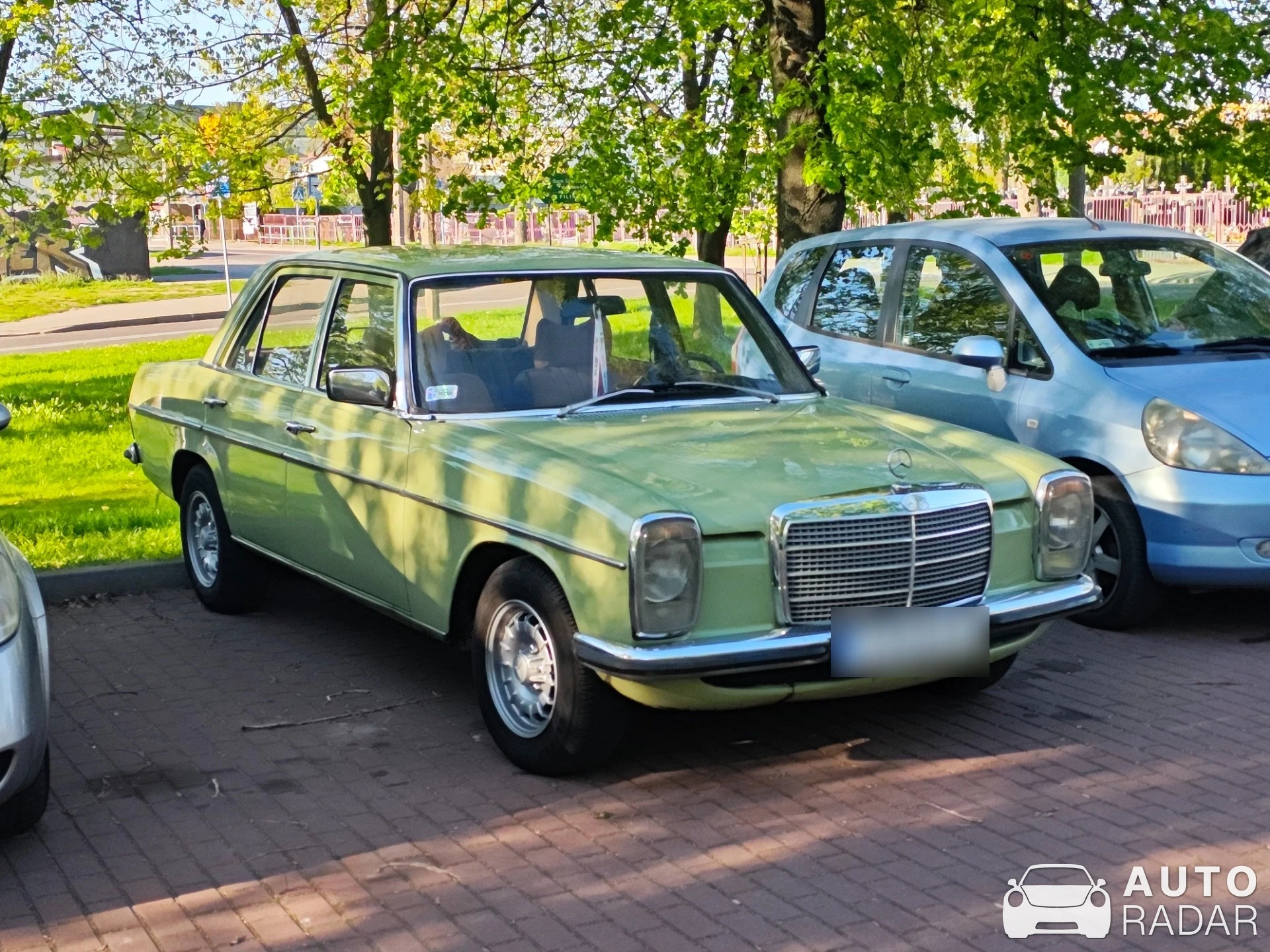 Mercedes-Benz 200D W113 spotted in Łuków