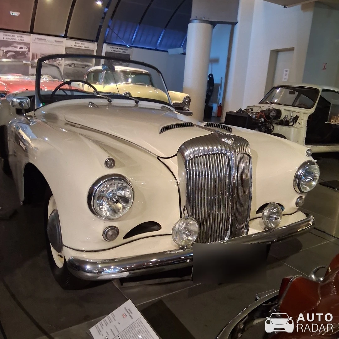 Daimler Conquest Roadster spotted in Athina, Greece