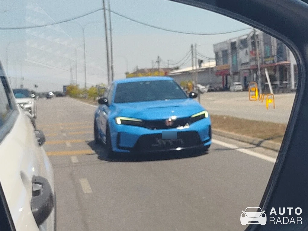 Honda Civic Type-R 2023 spotted in Jitra