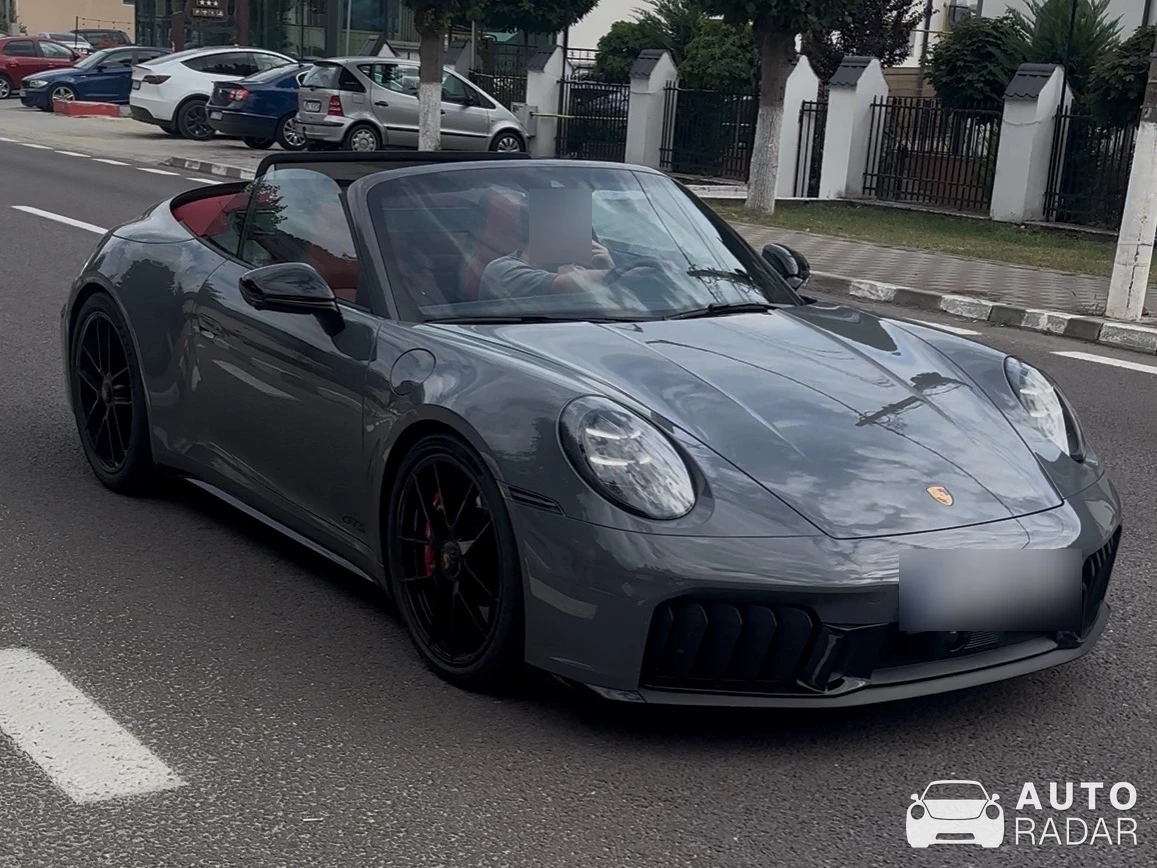 Porsche 992 Carrera GTS Cabriolet MkI spotted in Râmnicu Vâlcea