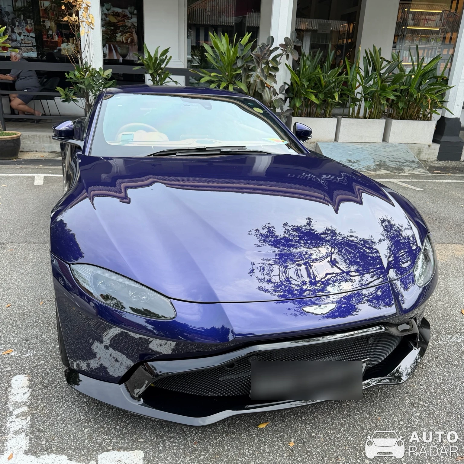Aston Martin V8 Vantage spotted in Singapore, 싱가포르