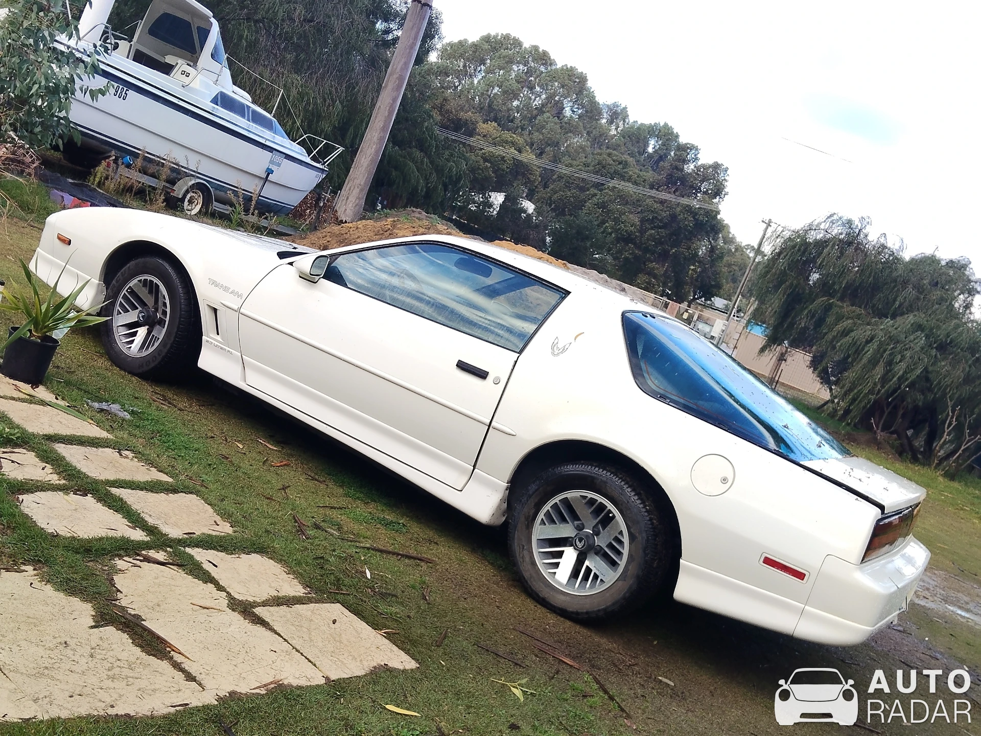 Pontiac Firebird spotted in Victoria Park