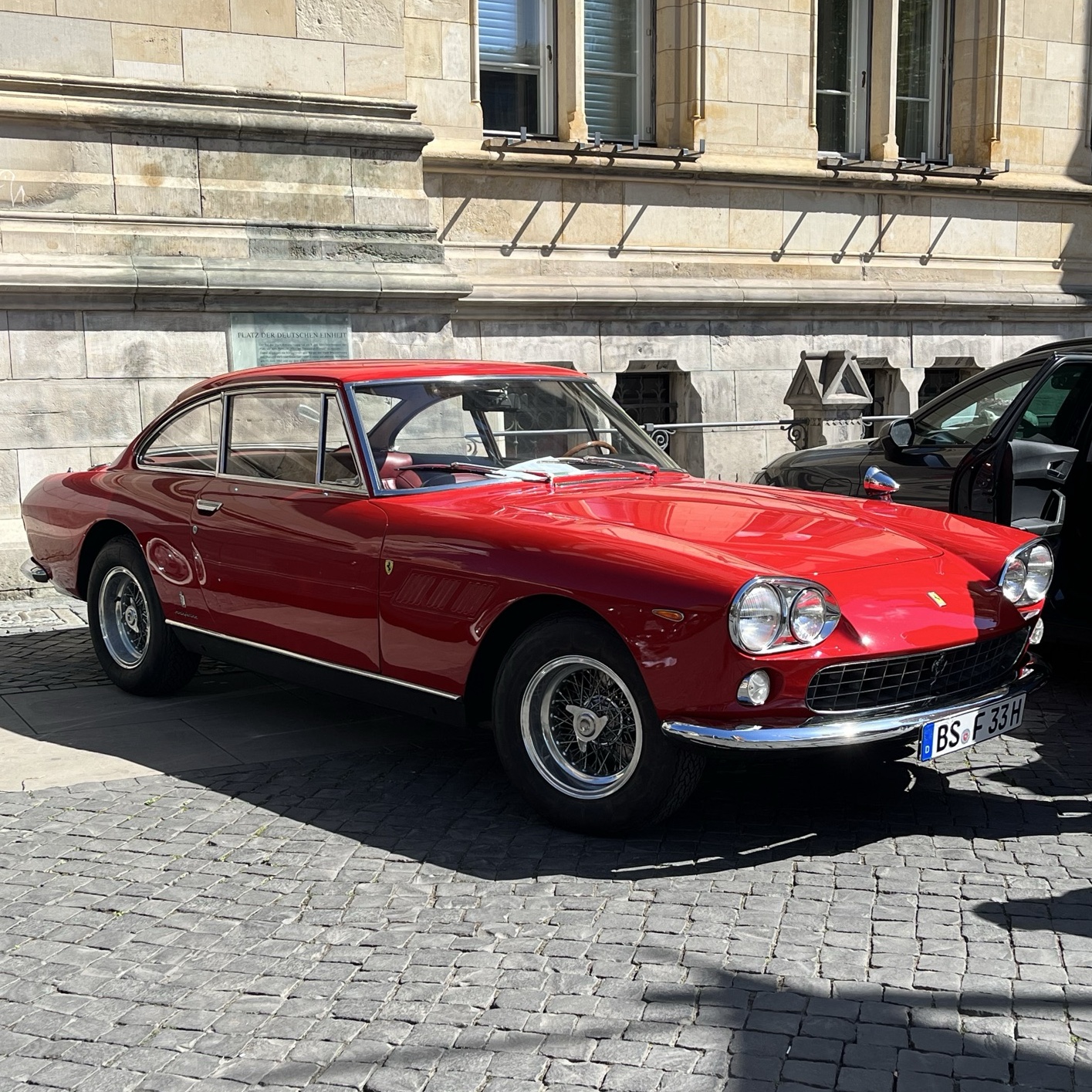 Ferrari 330 GT 2+2 Series II