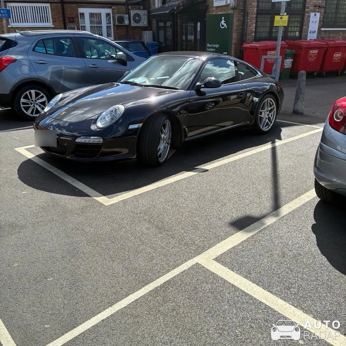 Porsche 911 Carrera Club Sport spotted in Harlington