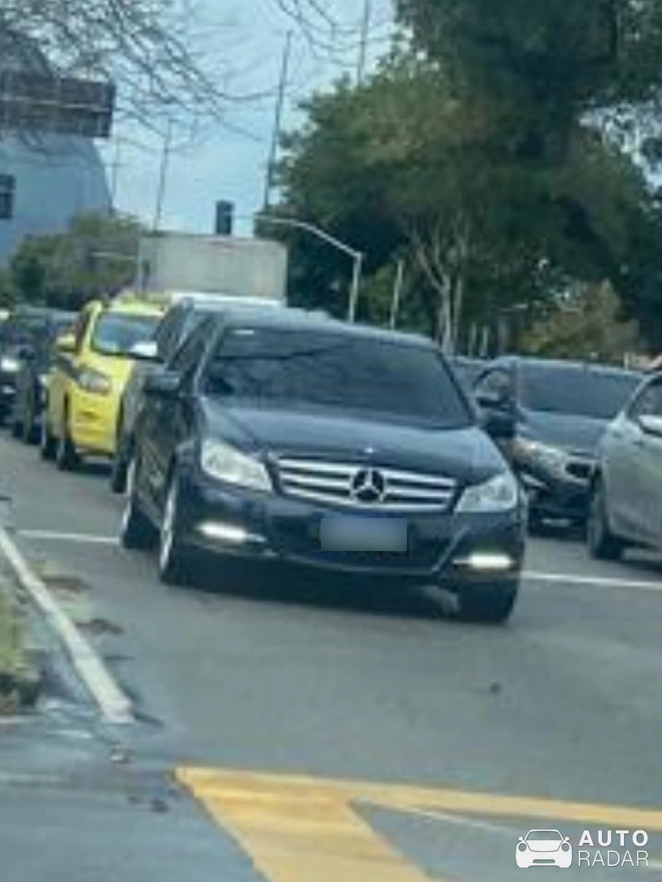 Mercedes-Benz C-Klasse W204 spotted in Rio de Janeiro