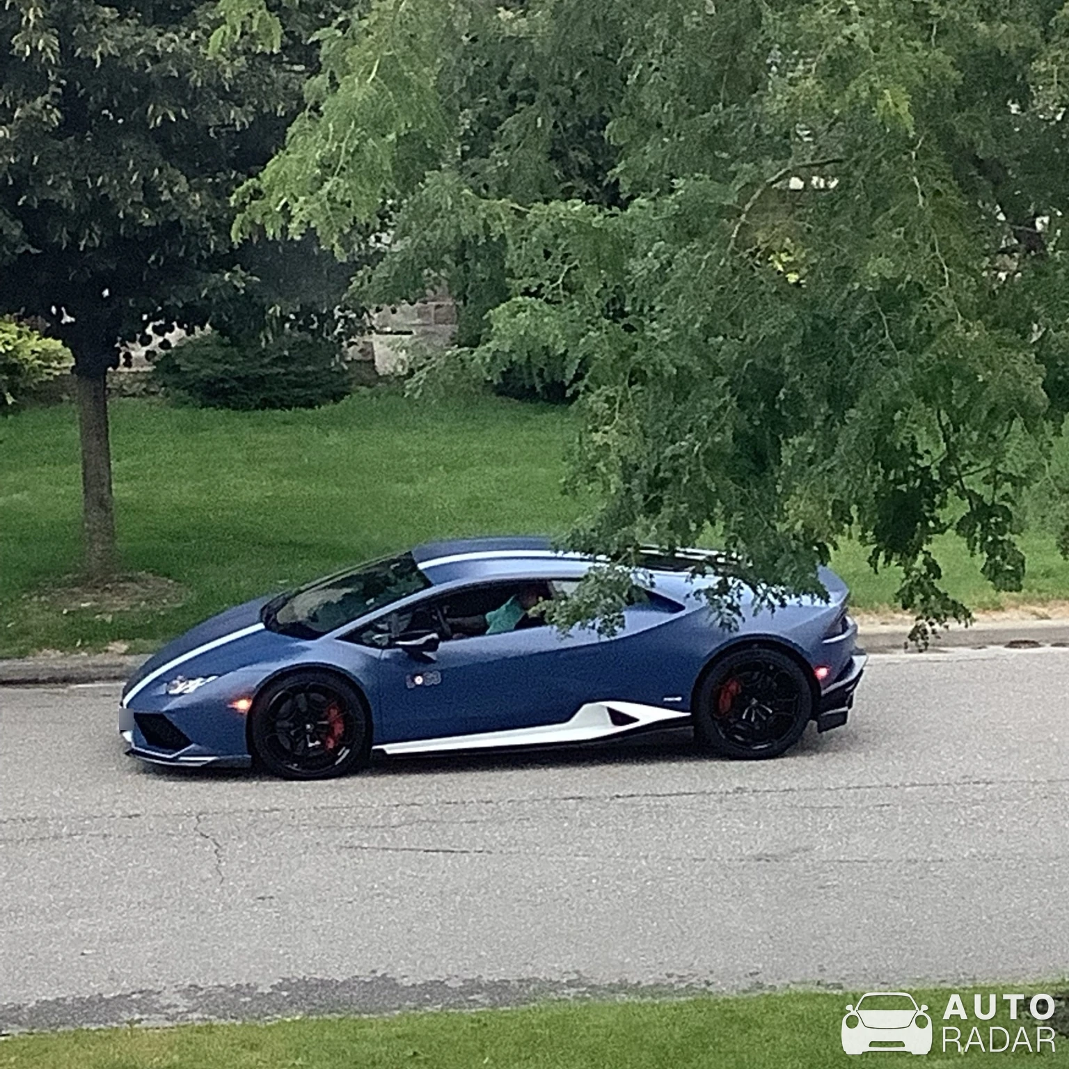 Lamborghini Huracán LP610-4 Avio spotted in Windsor