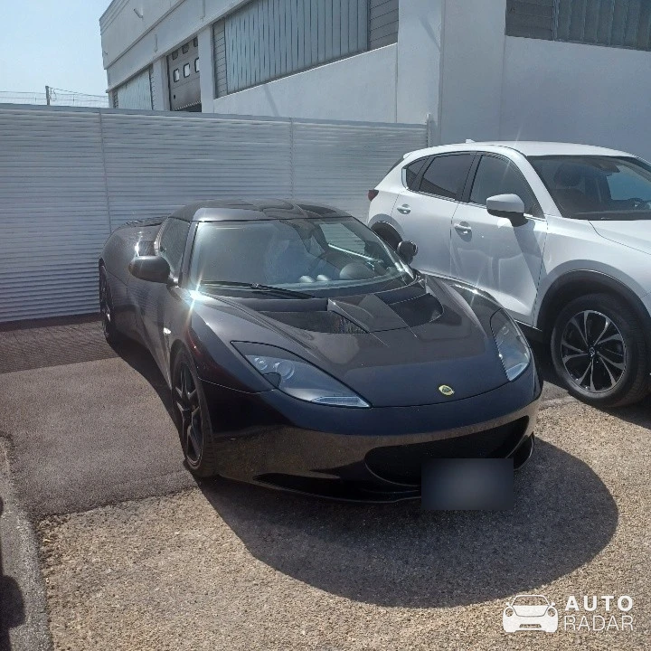 Lotus Evora Sports Racer spotted in Bari, Italy