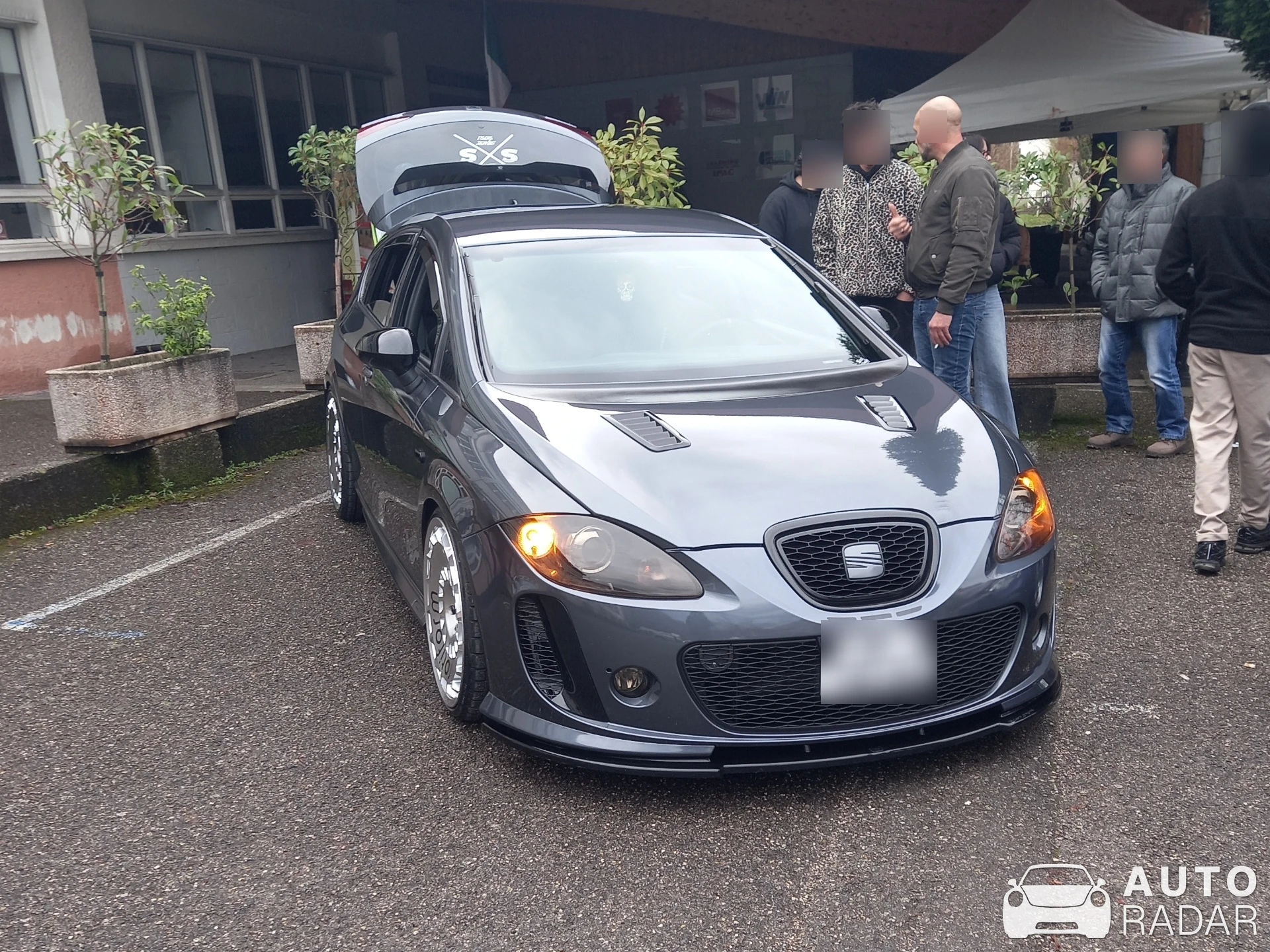 SEAT Leon Cupra R spotted in Annecy, France
