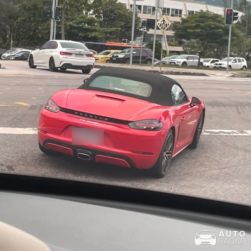 Porsche 718 Boxster spotted in Barra da Tijuca, Brazil